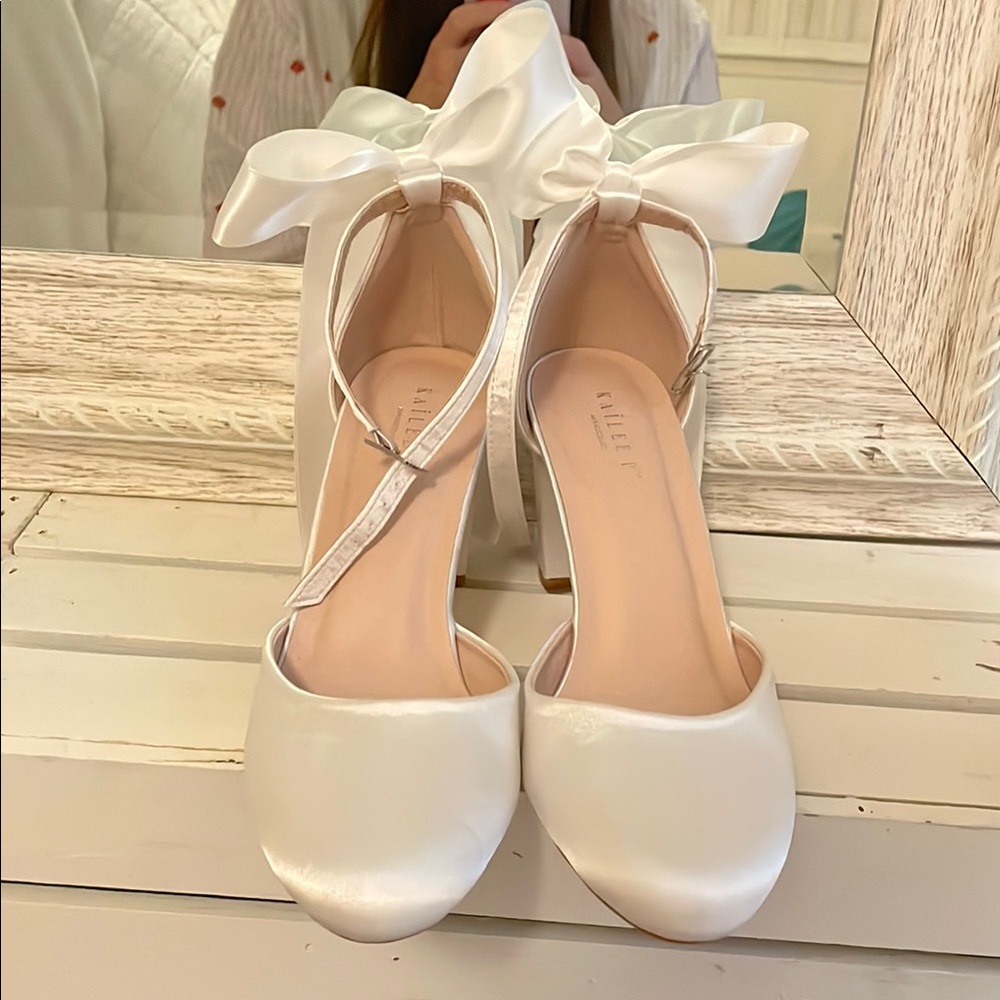 Elegant White Satin Heels with Bows